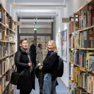 froehliche-stimmung-in-der-bibliothek.jpg